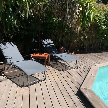 منزل ريفي Charme Mas Provencal Bord De Mer لو براديت